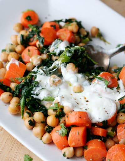 Schnelle Kichererbsenpfanne mit Joghurt3