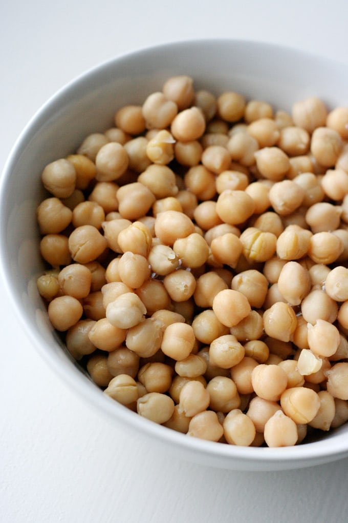 6 Zutaten, die ihr für die schnelle Küche immer im Haus haben solltet - Kichererbsen - Kochkarussell.com