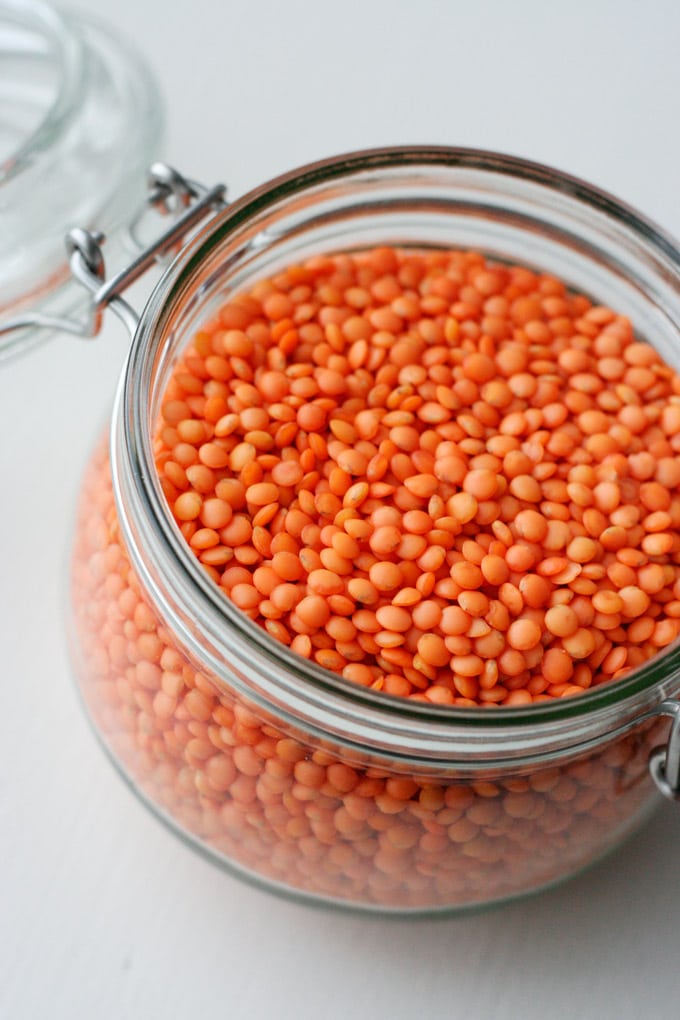 6 Zutaten, die ihr für die schnelle Küche immer im Haus haben solltet - Rote Linsen - Kochkarussell.com