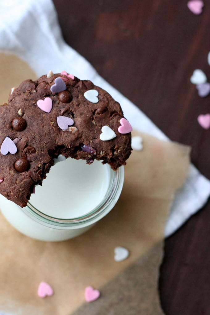 Herziger Schokokuchen-Cookie mit Kichererbsen. Single Serving Cookie - Kochkarussell.com Herziger Schokokuchen-Cookie mit Kichererbsen. Single Serving Cookie - Kochkarussell.com