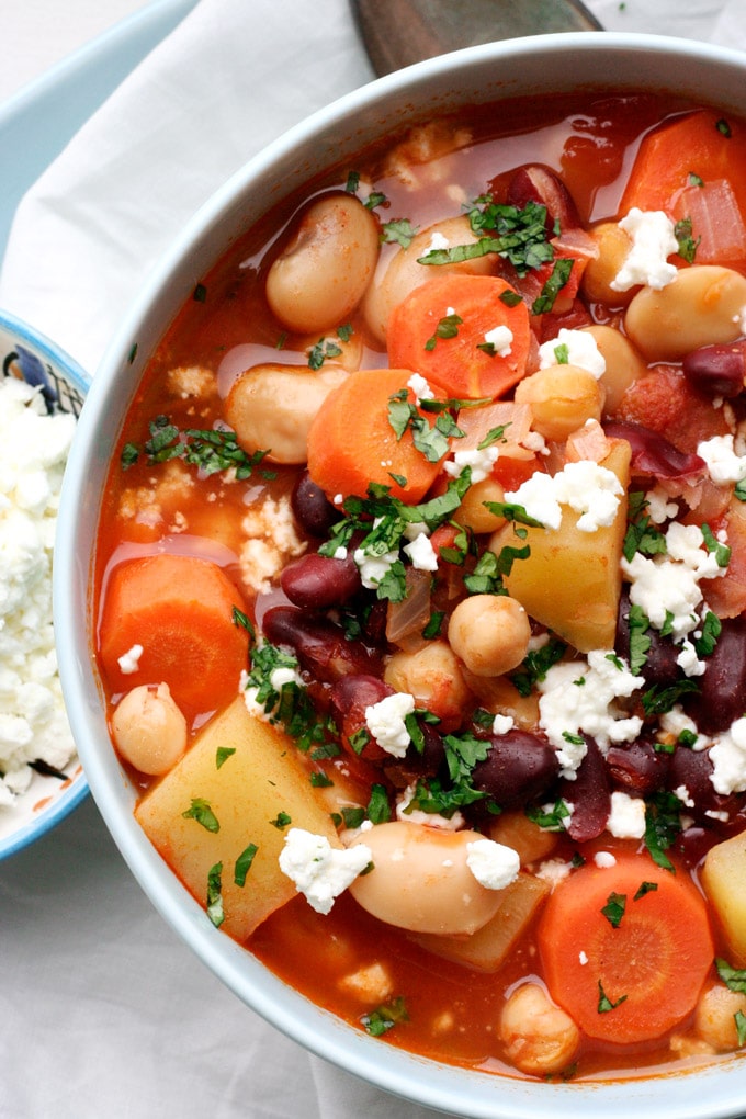 Kichererbsen-Bohnen-Stew mit Tomaten und Feta-Rezept