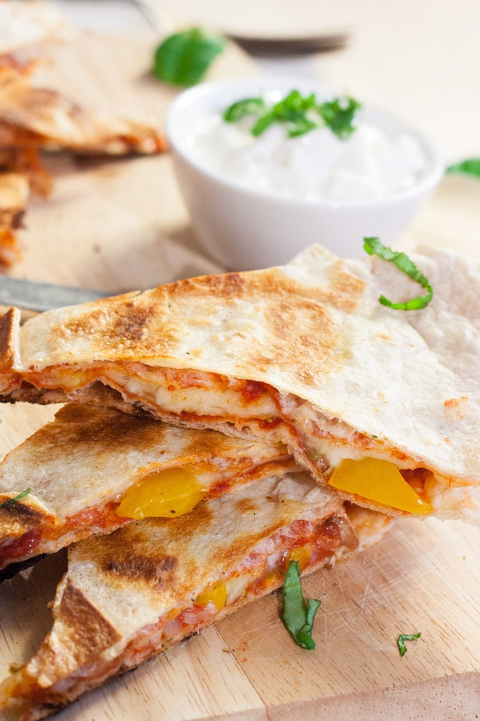 Pizzadillas: 15 schnelle und einfache Familienrezepte mit extra viel Gemüse und Tipps & Tricks, wie ihr selbst die kritischsten Esser am Tisch überzeugt. Meal Prep geeignet, ohne viel Schnick Schnack und super lecker.
