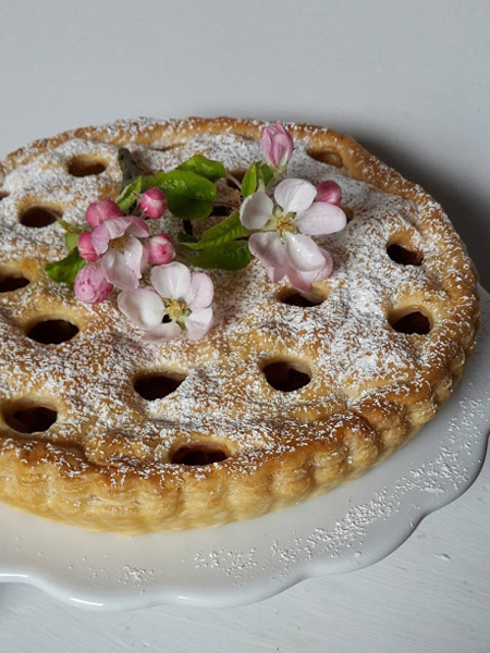 Polkadot-Tarte mit Rhabarber von Herzschwestern