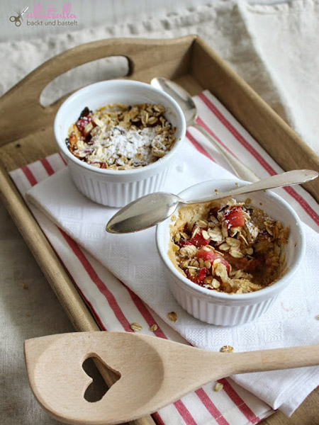Rhabarbertörtchen mit Haferflocken von Ullatrulla backt und bastelt