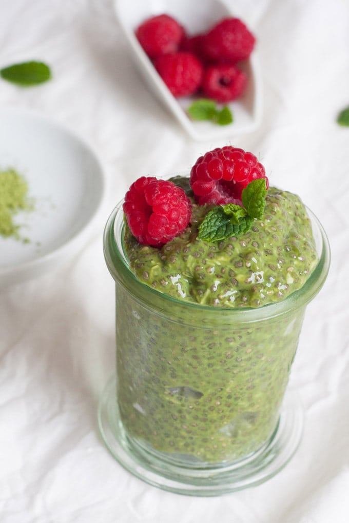 Matcha Kokos Chia Pudding. Ein echtes Powerfrühstück und richtig lecker - kochkarussell.com Matcha Kokos Chia Pudding. Ein echtes Powerfrühstück und richtig lecker - kochkarussell.com
