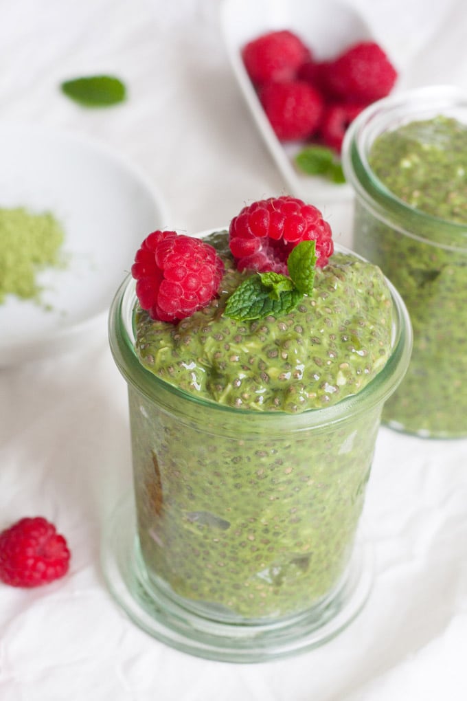 Matcha Kokos Chia Pudding. Ein echtes Powerfrühstück und richtig lecker - kochkarussell.com Matcha Kokos Chia Pudding. Ein echtes Powerfrühstück und richtig lecker - kochkarussell.com