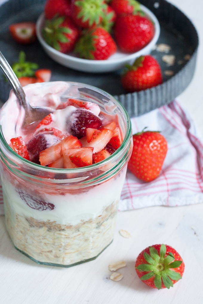 Strawberry Cheesecake Overnight Oats. Schnell, praktisch und unglaublich köstlich - kochkarussell.com #strawberry #cheesecake Strawberry Cheesecake Overnight Oats. Schnell, praktisch und unglaublich köstlich - kochkarussell.com #strawberry #cheesecake