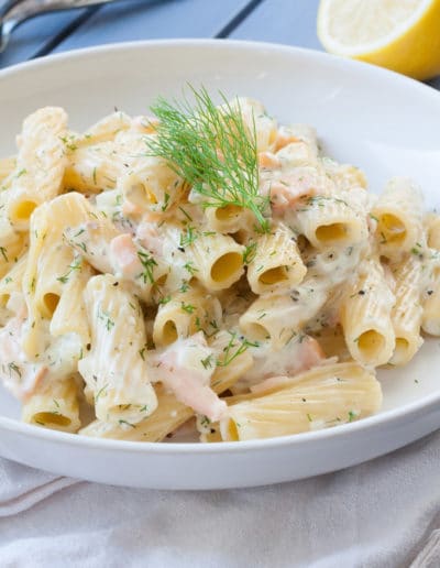 Pasta mit Frischkäse-Sauce und Räucherlachs3