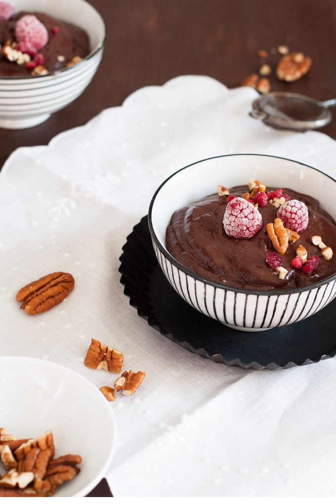 Cremigster Schokopudding aus 3 Zutaten. Gesund und oberköstlich - kochkarussell.com Cremigster Schokopudding aus 3 Zutaten. Gesund und oberköstlich - kochkarussell.com