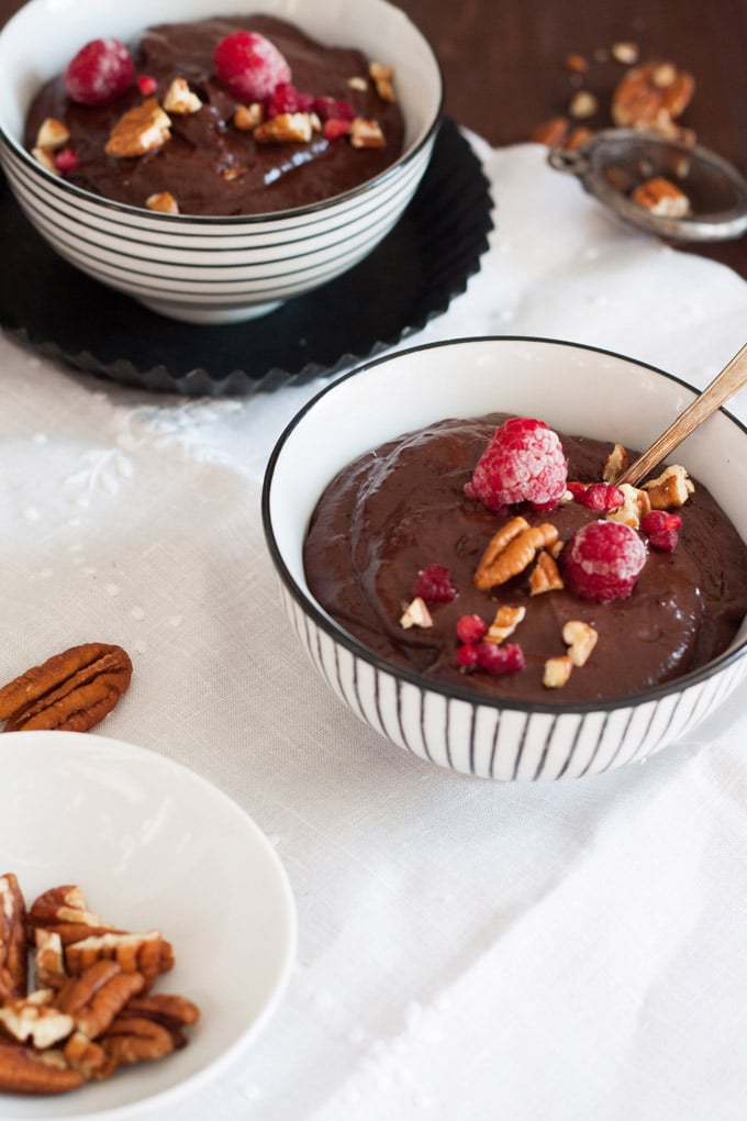 Cremigster Schokopudding aus 3 Zutaten. Gesund und oberköstlich - kochkarussell.com Cremigster Schokopudding aus 3 Zutaten. Gesund und oberköstlich - kochkarussell.com