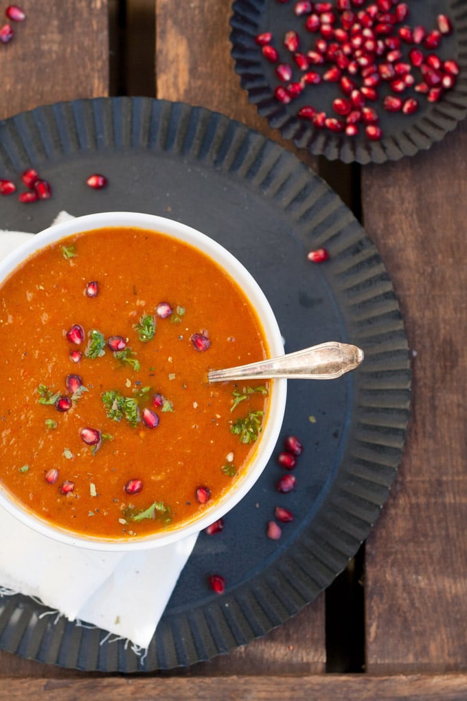 Geröstete Paprika Möhren Suppe. Rauchig, cremig, unverschämt gut - kochkarussell.com