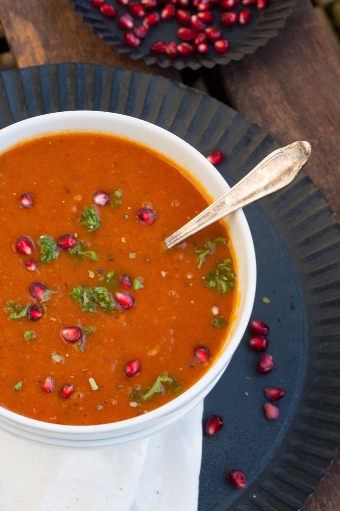 Geröstete Paprika Möhren Suppe. Rauchig, cremig, unverschämt gut - kochkarussell.com