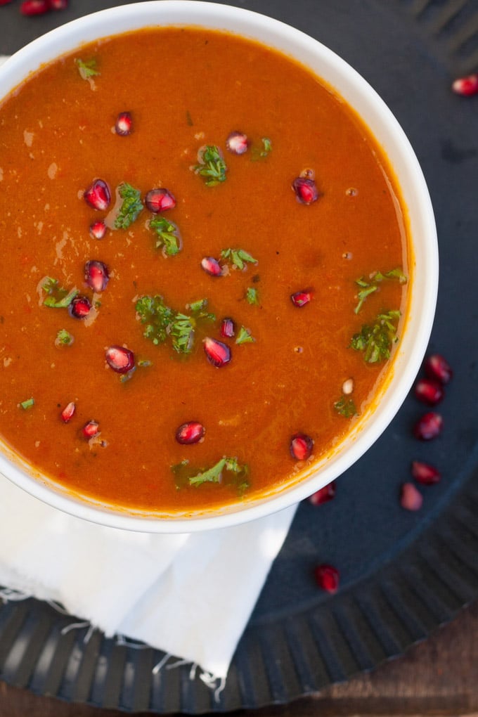 Geröstete Paprika Möhren Suppe. Rauchig, cremig, unverschämt gut - kochkarussell.com