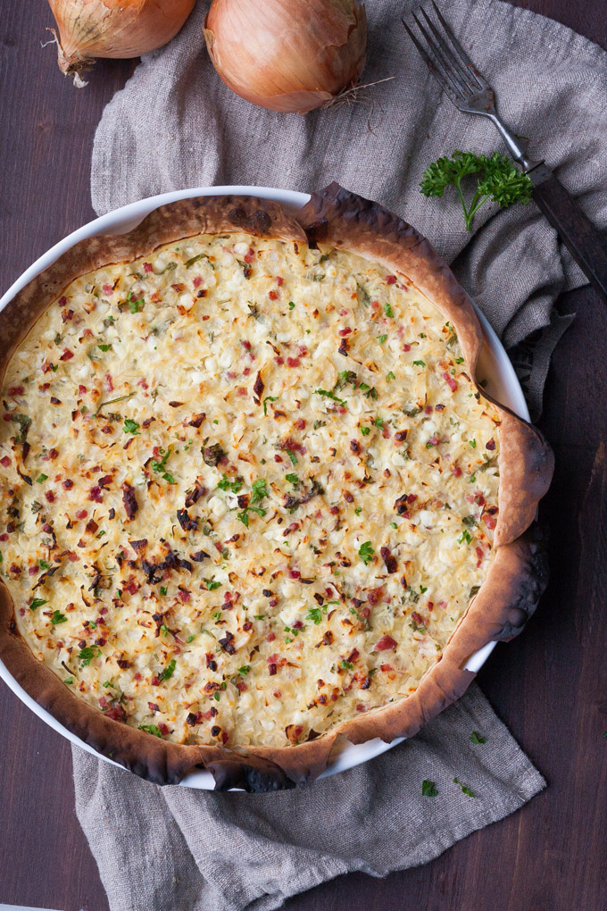 Der Low Carb Zwiebelkuchen ist herzhaft, würzig und schnell gemacht. Dazu knusprig und leicht, perfekt - Kochkarussell.com Der Low Carb Zwiebelkuchen ist herzhaft, würzig und schnell gemacht. Dazu knusprig und leicht, perfekt - Kochkarussell.com