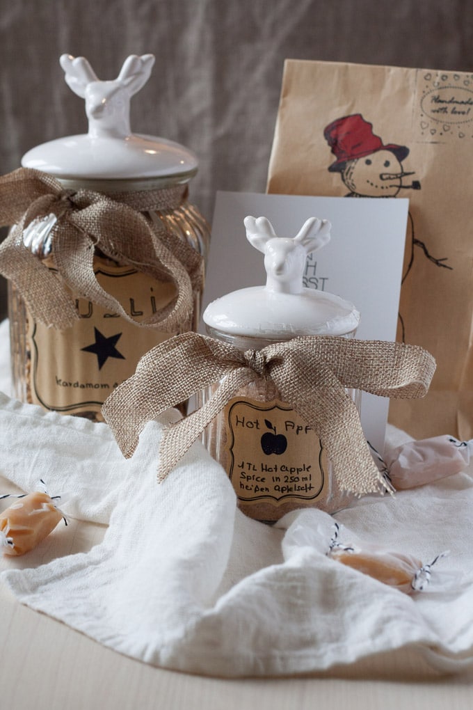 Selbstgemachte gebrannte Walnüsse mit Zimt. Super lecker und schnell gemacht - Kochkarussell.com