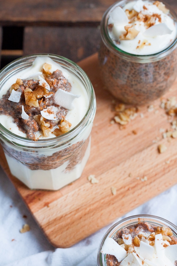 Der Carrot Cake Chia Pudding schmeckt wie Karottenkuchen zum Löffeln. Dieses Rezept ist so köstlich und erfordert nur 7 Zutaten - den müsst ihr probieren! - kochkarussell.com Der Carrot Cake Chia Pudding schmeckt wie Karottenkuchen zum Löffeln. Dieses Rezept ist so köstlich und erfordert nur 7 Zutaten - den müsst ihr probieren! - kochkarussell.com