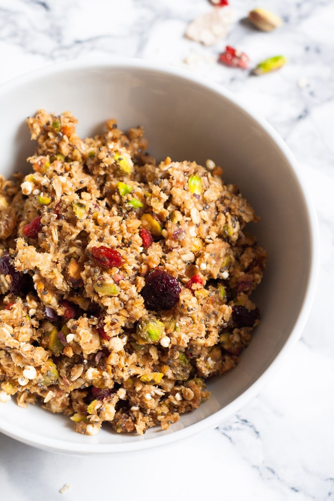 Werbung. No-Bake Berry Pistachio Energy Bites. Dieses 7-Zutaten Rezept ist der perfekte Snack für unterwegs und vollgepackt mit guten Zutaten - kochkarussell.com Werbung. No-Bake Berry Pistachio Energy Bites. Dieses 7-Zutaten Rezept ist der perfekte Snack für unterwegs und vollgepackt mit guten Zutaten - kochkarussell.com