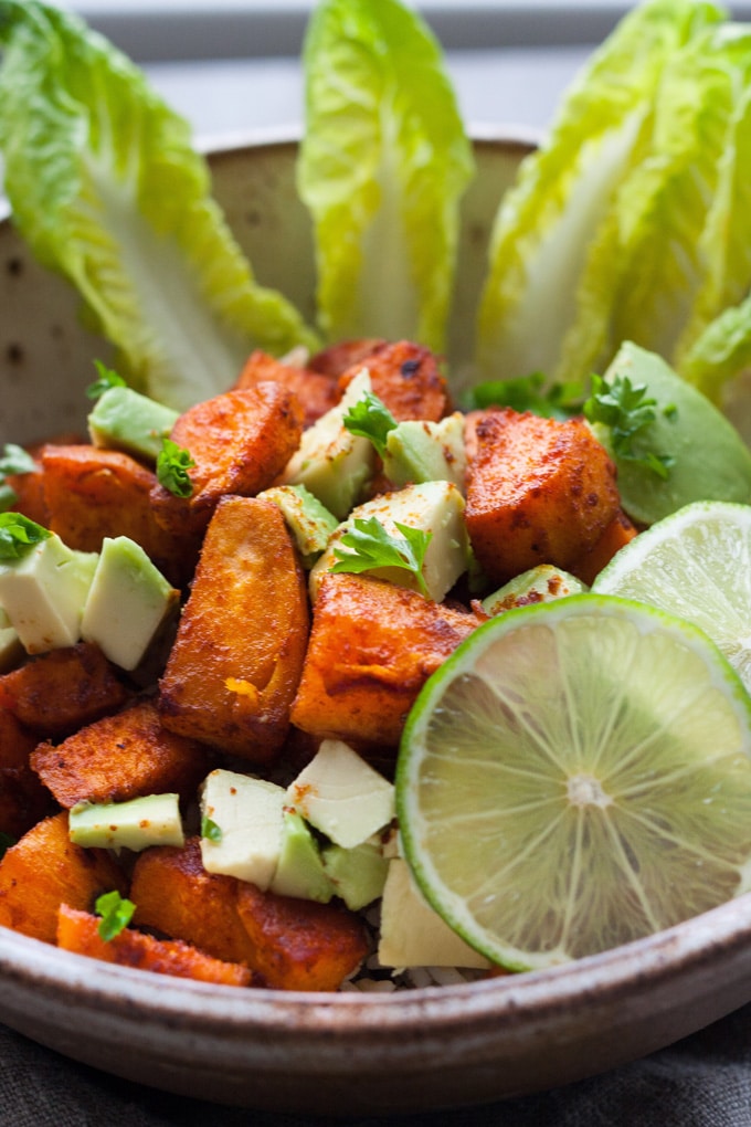 Werbung. Buddha Bowl mit gerösteten Süßkartoffeln. Für dieses schnelle Soulfood braucht ihr nur eine Handvoll Zutaten. Unbedingt probieren - kochkarussell.com Werbung. Buddha Bowl mit gerösteten Süßkartoffeln. Für dieses schnelle Soulfood braucht ihr nur eine Handvoll Zutaten. Unbedingt probieren - kochkarussell.com