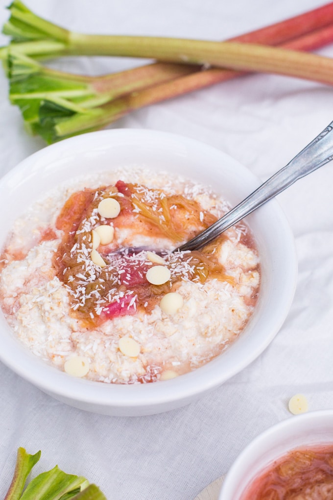 Rhabarber-Kokos Overnight Oats mit weißer Schokolade5