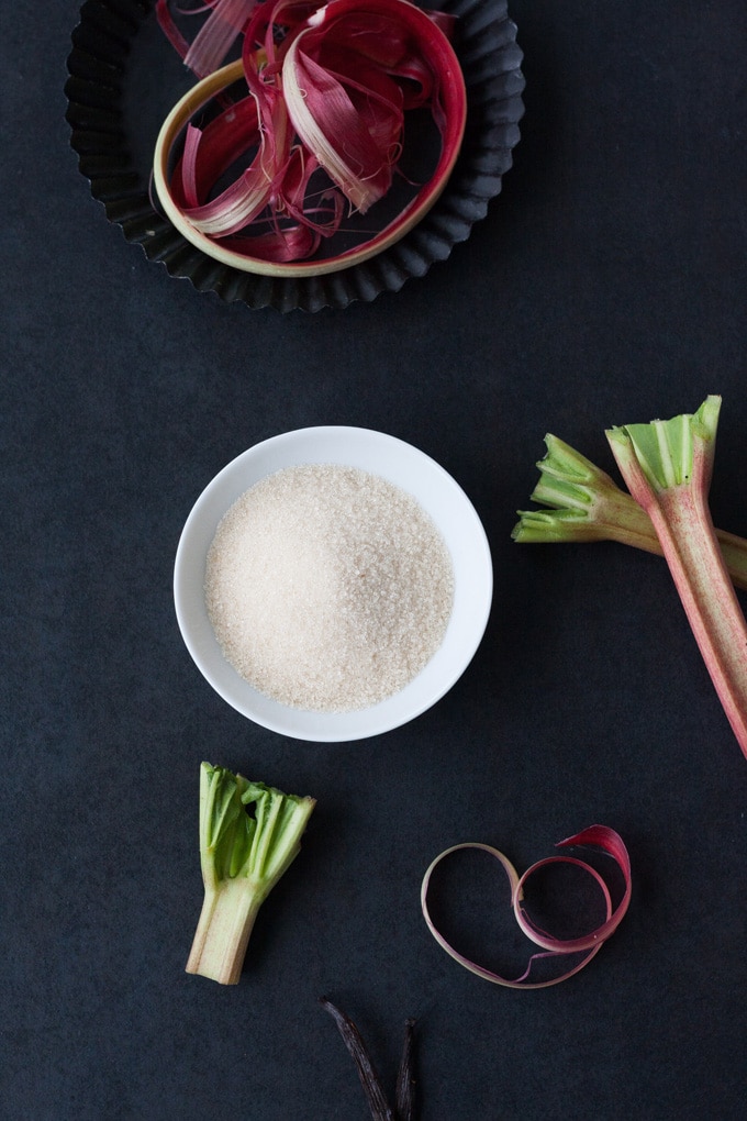 Rhabarberkompott Grundrezept aus drei Zutaten. Super einfach und lecker - Kochkarussell.com Rhabarberkompott Grundrezept aus drei Zutaten. Super einfach und lecker - Kochkarussell.com