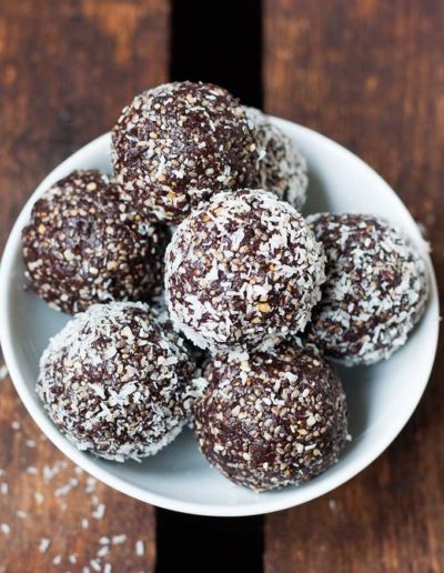 No Bake Schoko Erdnuss Energy Bites