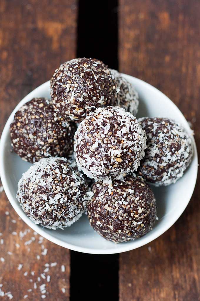 No Bake Schoko Erdnuss Energy Bites