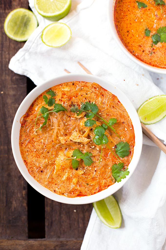 20-Minuten Thai Salmon Soup. Dieses 10-Zutaten Rezept ist schnell, einfach und immer wieder gut - Kochkarussell.com 20-Minuten Thai Salmon Soup. Dieses 10-Zutaten Rezept ist schnell, einfach und immer wieder gut - Kochkarussell.com