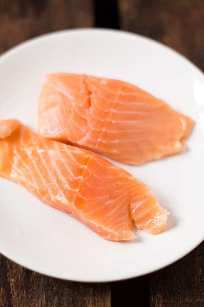 Lachs für die 20-Minuten Thai Salmon Soup - Kochkarussell.com Lachs für die 20-Minuten Thai Salmon Soup - Kochkarussell.com