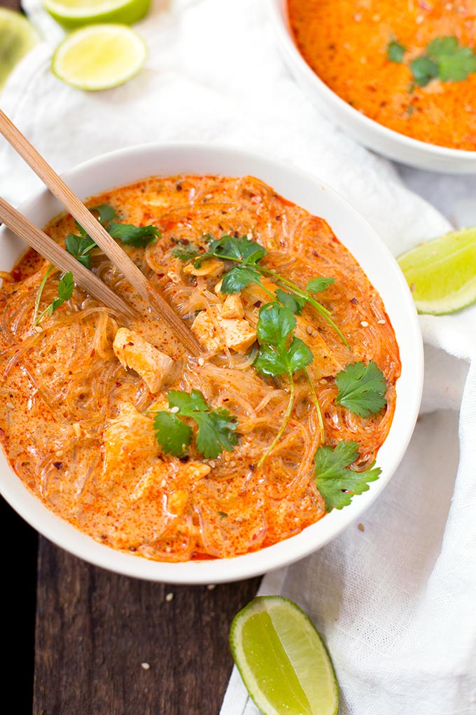 20-Minuten Thai Salmon Soup. Dieses 10-Zutaten Rezept ist schnell, einfach und immer wieder gut - Kochkarussell.com 15 keine Lust zu kochen Rezepte für den Sommer. 20-Minuten Thai Salmon Soup. Dieses 10-Zutaten Rezept ist schnell, einfach und immer wieder gut - Kochkarussell.com