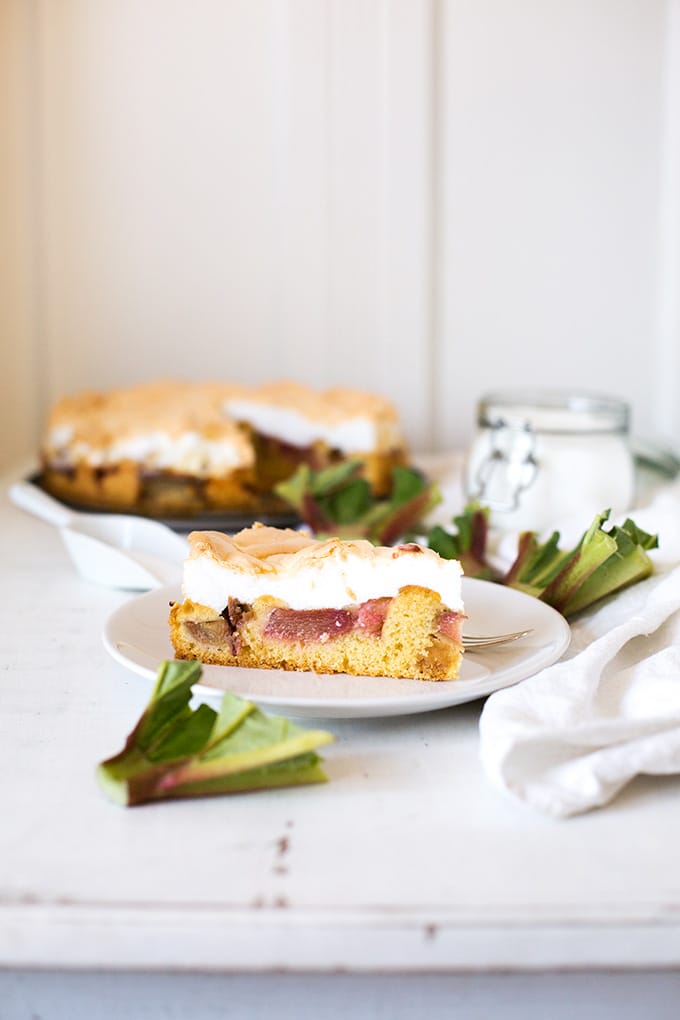 Werbung. Einfacher Rhabarberkuchen mit Baiser und Marzipan. Dieses schnelle Rezept begeistert garantiert ALLE - Kochkarussell.com Werbung. Einfacher Rhabarberkuchen mit Baiser und Marzipan. Dieses schnelle Rezept begeistert garantiert ALLE - Kochkarussell.com