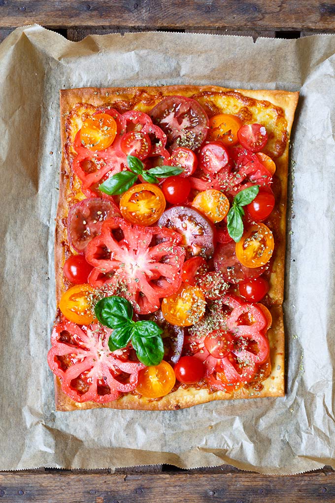 Blätterteig-Tarte-mit-Tomaten-und-Mozzarella-3