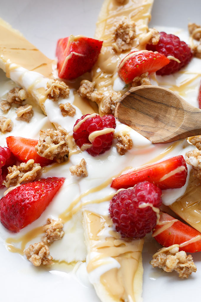 5-Minuten gesundes Banansplit. Dieses gesunde Snack-Rezept ist einfach und super lecker - Kochkarussell.com 5-Minuten gesundes Banansplit. Dieses gesunde Snack-Rezept ist einfach und super lecker - Kochkarussell.com