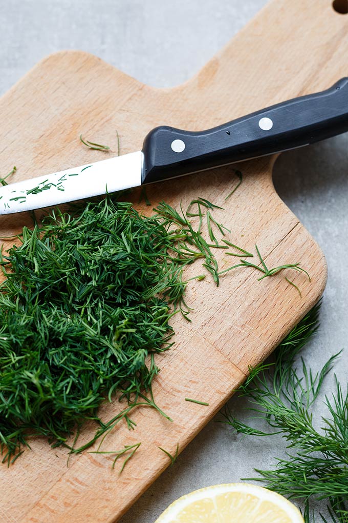 Gnocchi-Lachs-Pfanne mit Frischkäse-Sauce, dicken Räucherlachsstücken und Zitrone. Das Rezept ist super einfach, in 15 Minuten fertig und das perfekte Feierabendessen. Bonus: SO cremig! - Kochkarussell.com Gnocchi-Lachs-Pfanne mit Frischkäse-Sauce, dicken Räucherlachsstücken und Zitrone. Das Rezept ist super einfach, in 15 Minuten fertig und das perfekte Feierabendessen. Bonus: SO cremig! - Kochkarussell.com