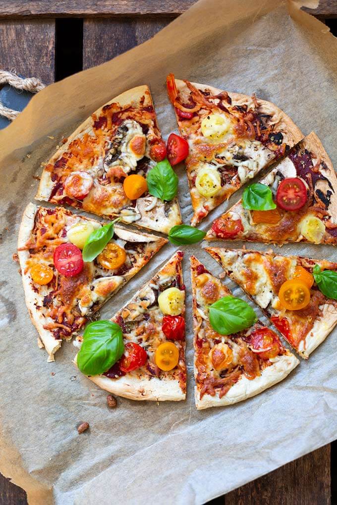 OMG, Blitzpizza ohne Pizzateig! Dieses schnelle Rezept für den Feierabend ist die perfekte Alternative zu Pizza. Käsig, einfach und SO gut. - Kochkarussell.com #blitzpizza #pizza #schnellundeinfach #rezept OMG, Blitzpizza ohne Pizzateig! Dieses schnelle Rezept für den Feierabend ist die perfekte Alternative zu Pizza. Käsig, einfach und SO gut. - Kochkarussell.com #blitzpizza #pizza #schnellundeinfach #rezept