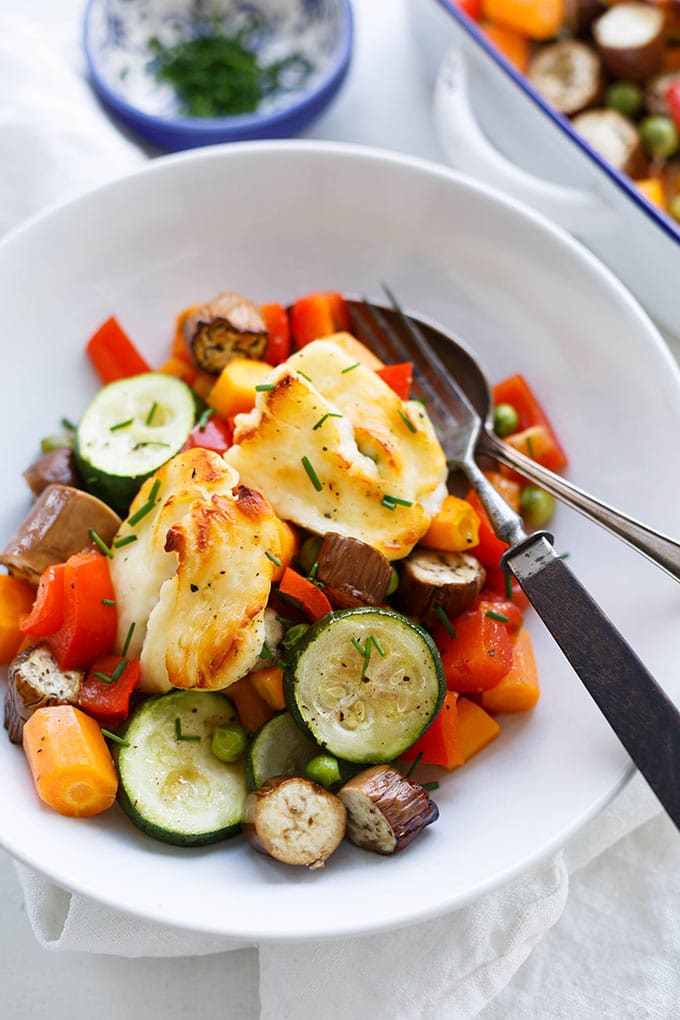 Buntes Ofengemüse mit Halloumi. 7 schnelle und einfache Ein Blech-Rezepte. Kochkarussell - dein Foodblog für schnelle und einfache Feierabendküche.