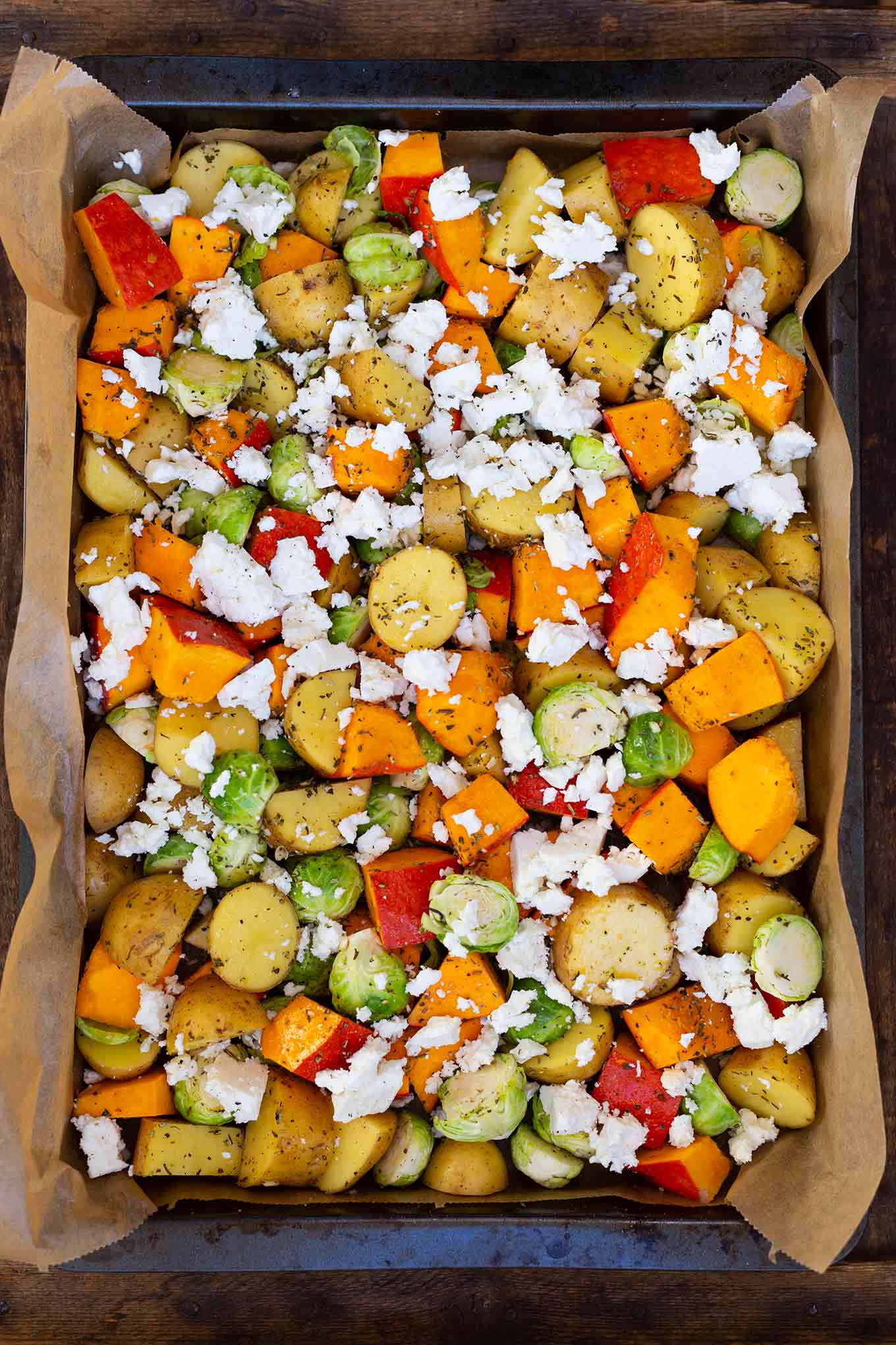 Ofenkartoffeln mit Kürbis, Rosenkohl und Feta. 7 schnelle und einfache Ein Blech-Rezepte. Kochkarussell - dein Foodblog für schnelle und einfache Feierabendküche.