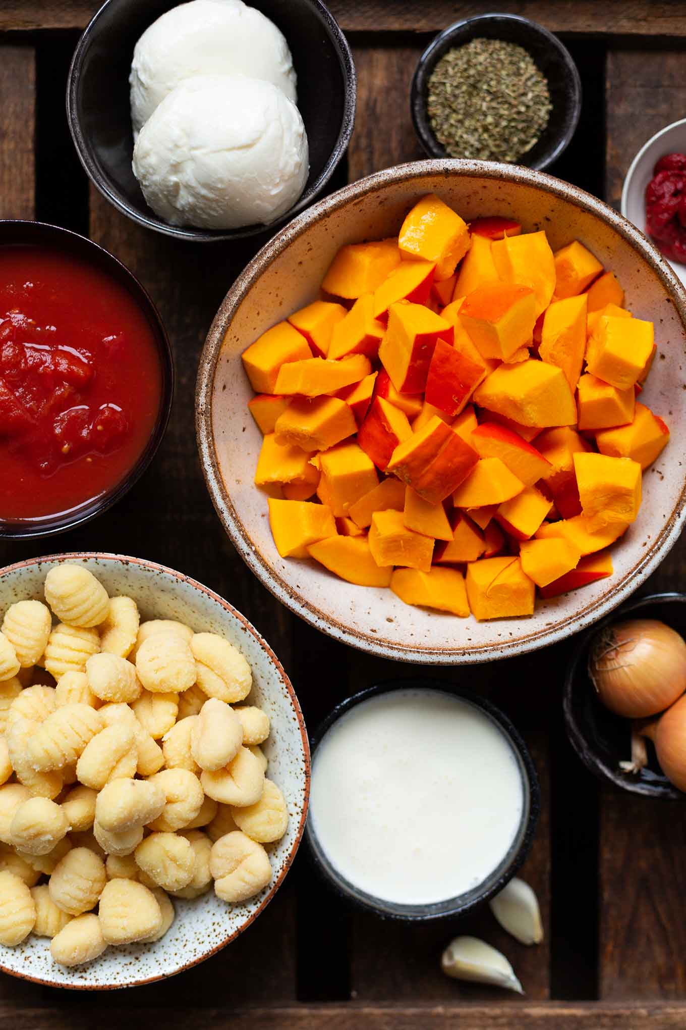 Der Kürbis-Auflauf mit Gnocchi & Hackfleisch ist ein super schnelles Familienrezept. So lecker, herzhaft & in nur 15 Min vorbereitet!

Kochkarussell- dein Foodblog für schnelle und einfache Feierabendrezepte.