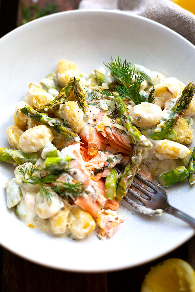 Grüner Spargel mit Lachs und Gnocchi aus dem Ofen 5