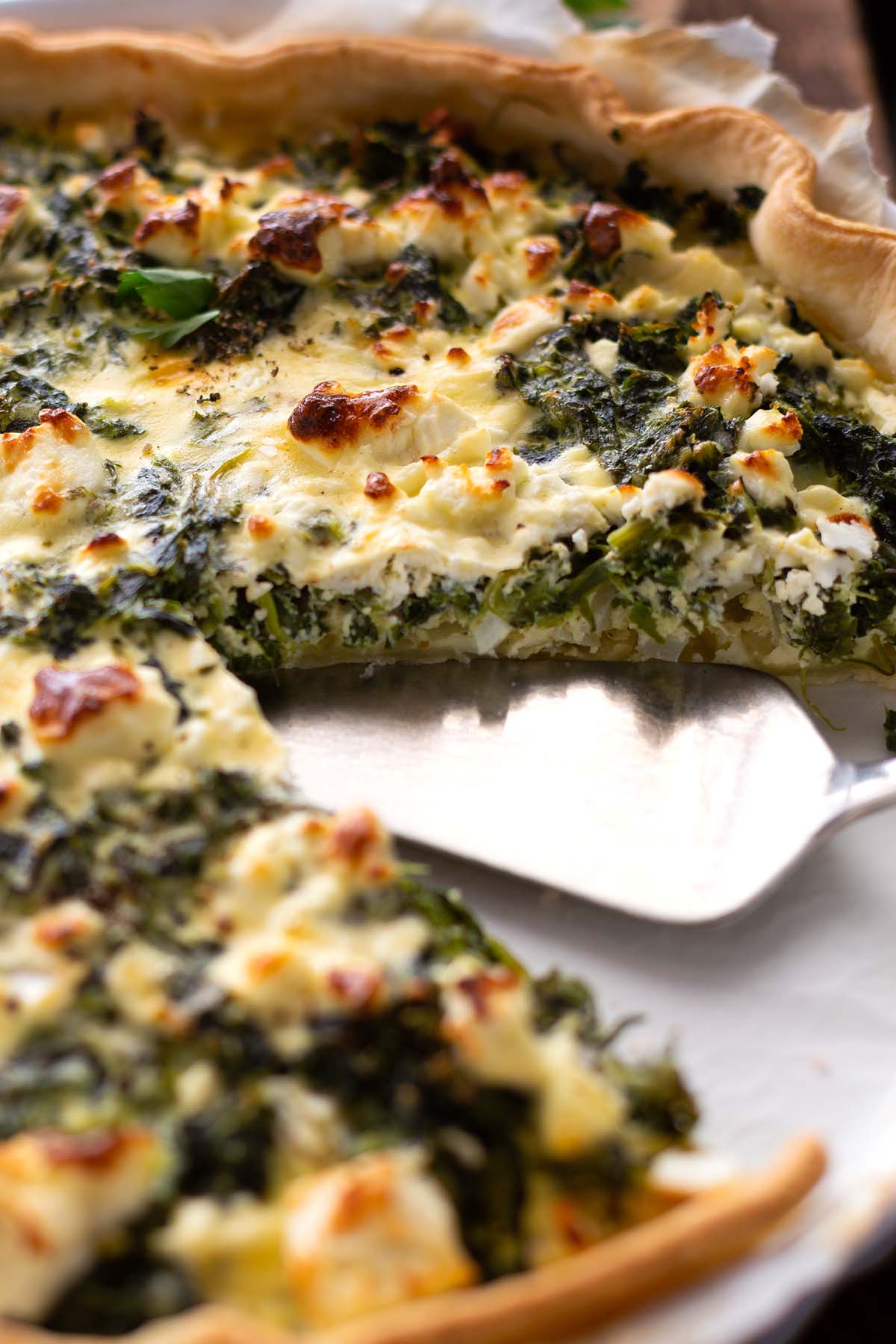 Spinat-Quiche mit Feta (einfach und herzhaft) - Kochkarussell Foodblog