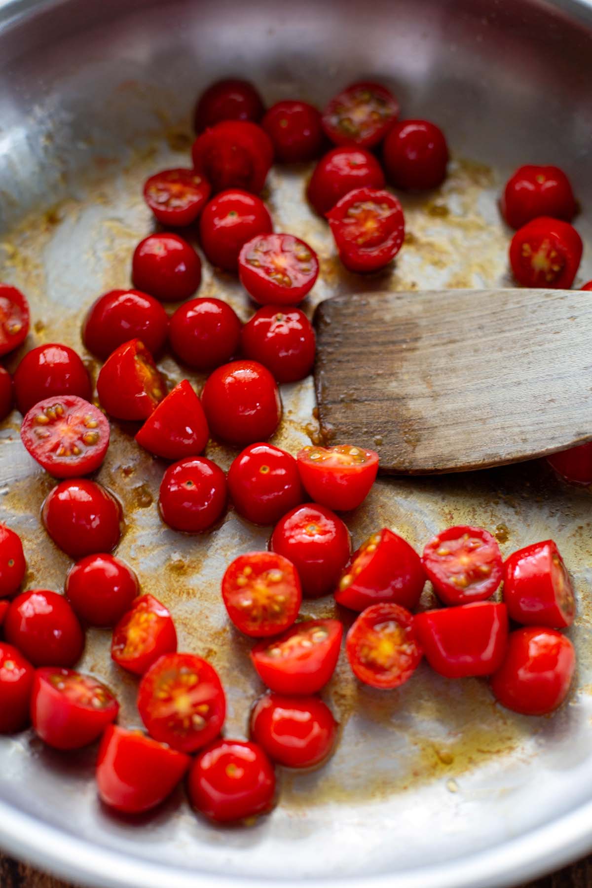 Tomaten in einer Pfanne