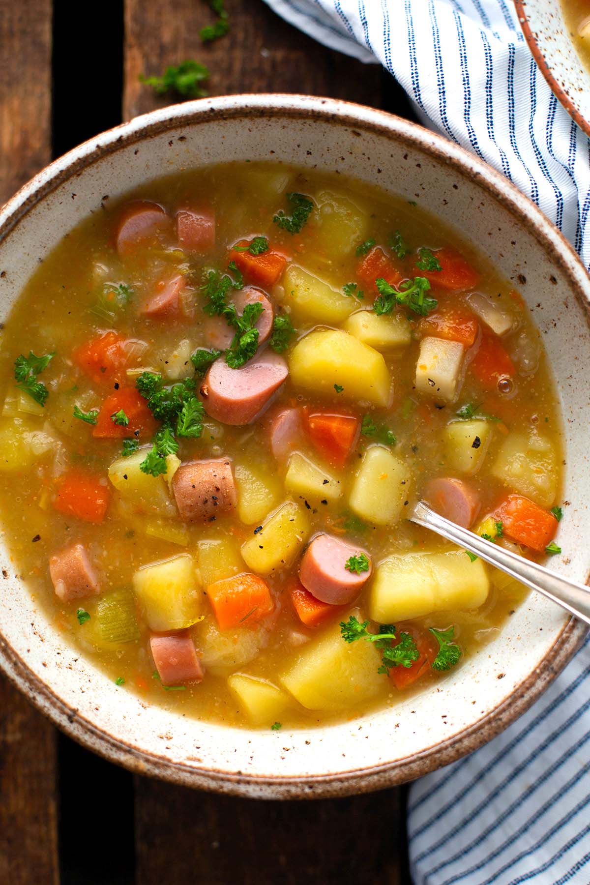 Kartoffeleintopf mit Kartoffeln, Karotten und Würstchen Rezept: Zitronen-Parmesan-Spaghetti mit grünem Spargel. Kochkarussell - dein Foodblog für schnelle und einfache Feierabendküche